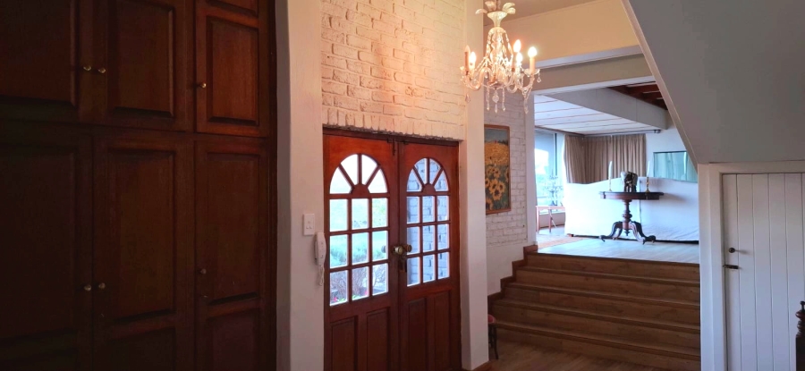 5 Bedroom Property for Sale in Beacon Bay Eastern Cape